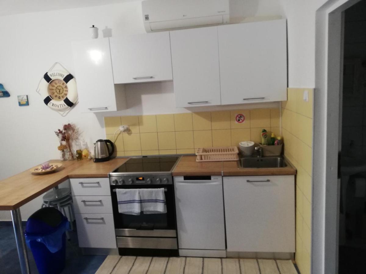 Apartment House Vir-To-All Exteriör bild
